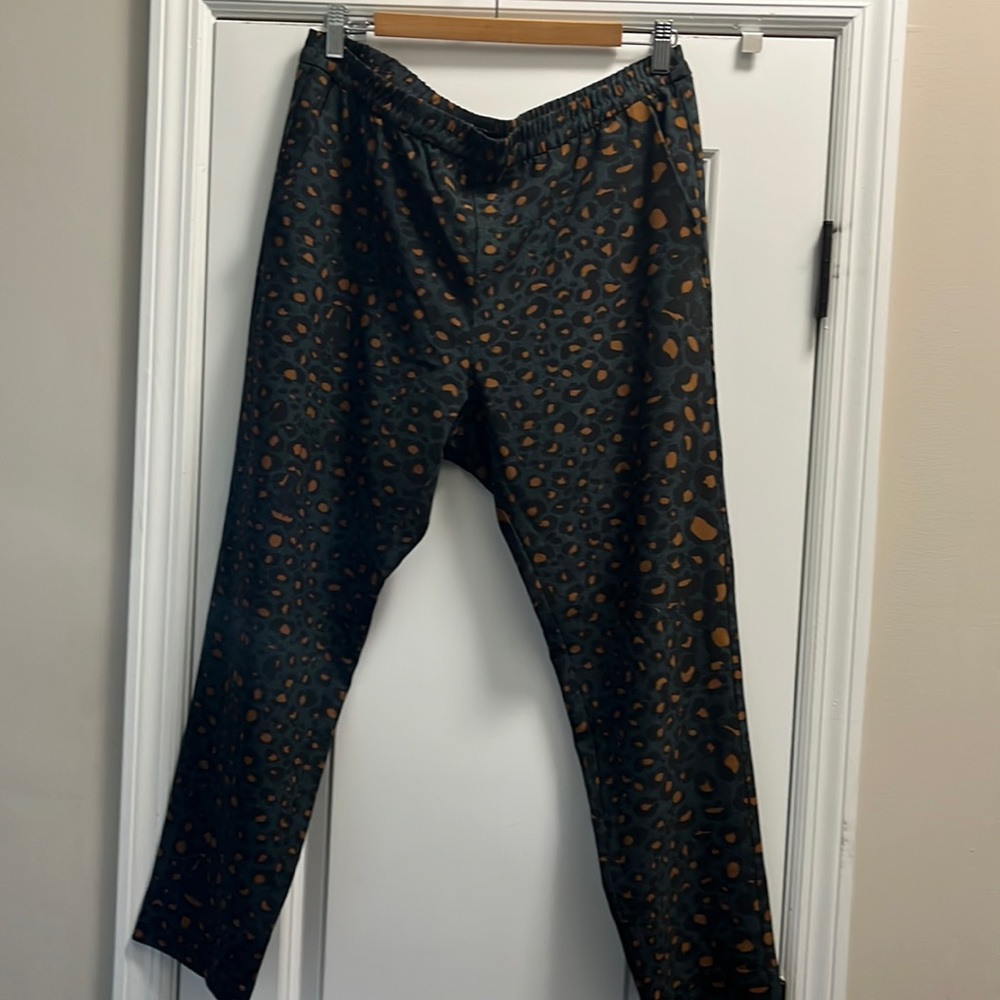 Animal print, ankle length soft H&M pants